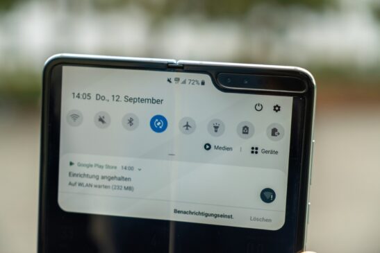 O 5G é a quinta geração de rede de internet móvel, que promete velocidade de download e upload de dados até 10x mais rápida do que o 4G