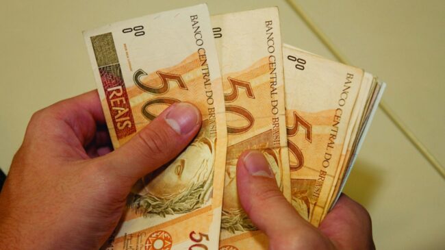 Estima-se que aproximadamente R$ 3,2 trilhões de créditos possam se beneficiar dessa medida, ENTITY_apos_ENTITYcuja renegociação dependerá, naturalmente, do interesse e da conveência das partes envolvidasENTITY_apos_ENTITY