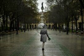 Pouco movimento em ruas da cidade de Pamplona, Espanha; Europa vai fechar fronteiras por 30 dias