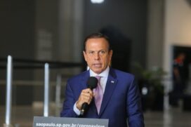 Nesta segunda-feira (23), Jo&atilde;o Doria informou que David Uip testou positivo para o novo coronav&iacute;rus
