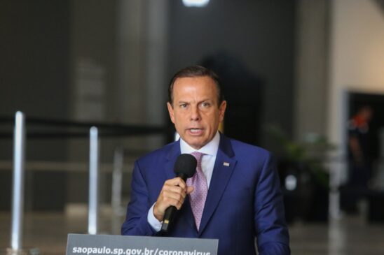 Nesta segunda-feira (23), Jo&atilde;o Doria informou que David Uip testou positivo para o novo coronav&iacute;rus