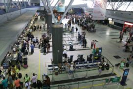RECIFE,PE,18.03.2020:AEROPORTO-GILBERTO-FREYRE-MOVIMENTAÇÃO - Patio vazio no Aeroporto Internacional Gilberto Freyre em Recife (PE), nesta quarta-feira (18). O percentual de viagens canceladas com partida do Recife, para os próximos seis meses, chegou a 5