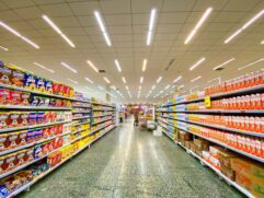 A lista de restrição inclui de álcool gel até fraldas descartáveis