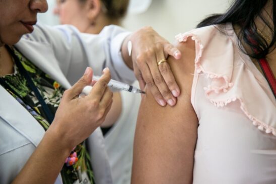 Rio recebe novas doses contra gripe e retoma imunização amanhã