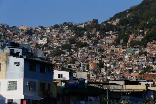A comunidade da Rocinha será uma das favelas beneficiadas
