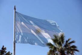 Bandeira da Argentina na Pra&ccedil;a de Maio, em Buenos Aires
