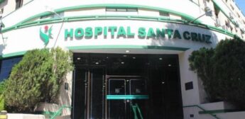 Entrada do Hospital Santa Cruz, na Capital.