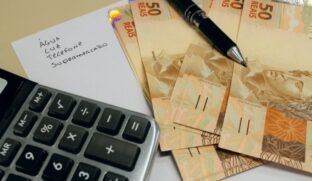 No local, os técnicos do Procon estarão à disposição para auxiliar e intermediar a negociação com foco na proteção dos direitos do consumidor