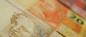 Governo reduz taxa de importação para produtos usados na fabricação do plástico