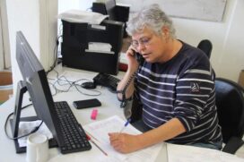 Atendimentos por telefone e WhatsApp auxiliam moradores a tirar dúvidas e serem orientados e acompanhados sem sair de casa