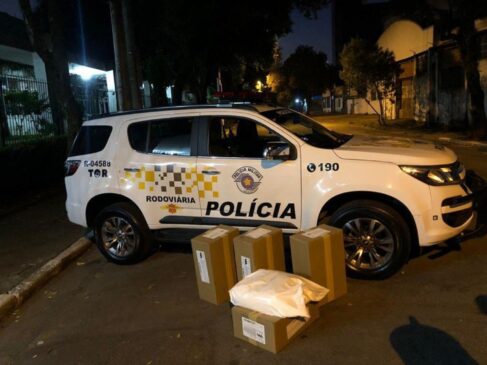 Suspeitos foram presos pela Polícia Rodoviária durante ação de rotina pela rodovia no Interior