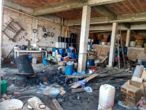 Vigilância Sanitária interditou fábrica clandestina de álcool em gel em Votorantim; caso ainda é investigado pela Polícia Civil