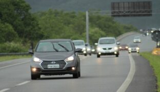 A CET recomenda aos motoristas com destino às rodovias que evitem deslocamentos entre as 14h e 22h desta quarta-feira (15)