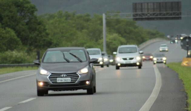 A CET recomenda aos motoristas com destino às rodovias que evitem deslocamentos entre as 14h e 22h desta quarta-feira (15)