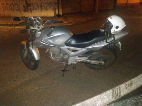 Roubo a moto aconteceu na rua Paes de Linhares, por volta das 22h da última segunda-feira em Sorocaba, no interior de SP