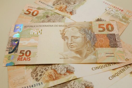 Segundo o projeto, os profissionais do setor ter&atilde;o direito a tr&ecirc;s parcelas de R$ 600