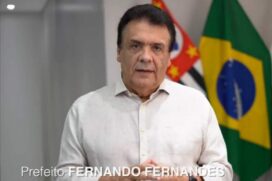 O prefeito de Taboão da Serra Fernando Fernandes anunciou no último sábado, dia 11, que a Secretaria Municipal da Saúde vai incluir a cloroquina como uma das formas de tratamento para o coronavírus