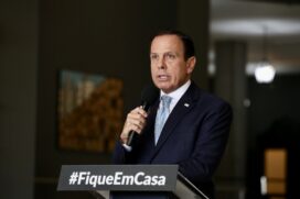 O governador João Doria disse que o anúncio depende da recuperação do secretário Rossieli Soares, que testou positivo para Covid-19