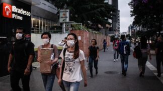 De acordo com o decreto, o uso da máscara é um meio complementar de prevenção e deve ser adotado "sem prejuízo de todas as recomendações profiláticas e de isolamento social"