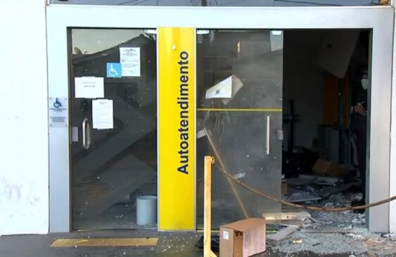 Criminosos explodem agência bancária em Araçoiaba da Serra