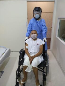 Paciente teve alta da UTI da Santa Casa, ficou em observação médica e liberado; morador estava internado desde o dia 3