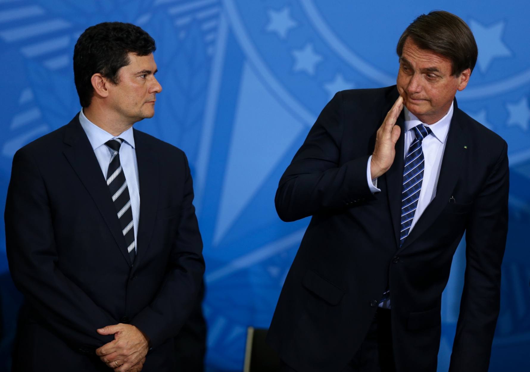 Presidente Jair Bolsonaro disse a apoiadores que seu ex-ministro da Justiça, Sergio Moro, não deve aguentar debate eleitoral