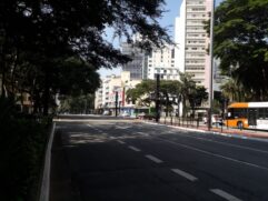 "J&aacute; h&aacute; uma decis&atilde;o tomada, n&oacute;s n&atilde;o temos como relaxar as medidas de isolamento a partir do dia 10 de maio", afirmou o secret&aacute;rio