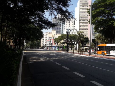"J&aacute; h&aacute; uma decis&atilde;o tomada, n&oacute;s n&atilde;o temos como relaxar as medidas de isolamento a partir do dia 10 de maio", afirmou o secret&aacute;rio