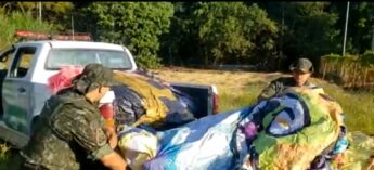 Foram encontrados fogos de artifícios, botijões de gás e outros materiais que indicam que o local servia para a fabricação dos balões