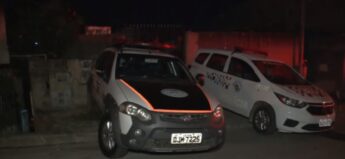 De acordo com policiais, não havia sinais de arrombamento no imóvel