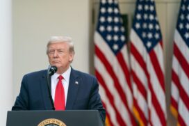 Trump foi considerado culpado por incitar &agrave; viol&ecirc;ncia que resultou na invas&atilde;o do Capit&oacute;lio