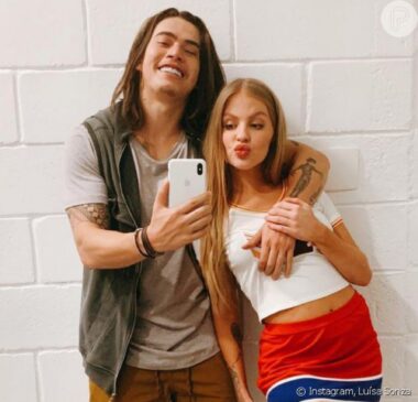 "Julgam só ela" Whindersson Nunes defende a ex-mulher Luísa Sonza após ataques por conta da separação do casal.