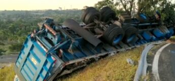 O acidente ocorreu na rodovia Adhemar de Barros (SP-340), e uma das pistas ficou interditada durante 3 horas