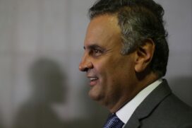 A&eacute;cio Neves