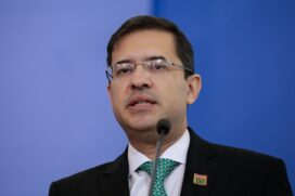O advogado-geral da Uni&atilde;o, Jos&eacute; Levi do Amaral, alegou que assuntos "potencialmente sens&iacute;veis e reservados de Estado" foram tratados na reuni&atilde;o