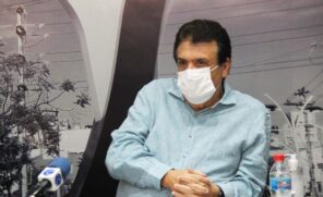 Prefeito de Taboão da Serra Fernando Fernandes (PSDB) durante coletiva de imprensa na quarta-feira