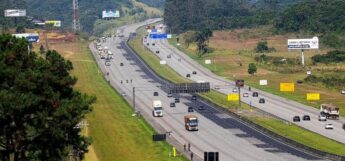 Veículos desceram a serra no último feriado do Dia do Trabalhador.