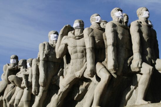 Monumento &agrave;s Bandeiras, em frente ao Parque Ibirapuera, zona sul da Capital