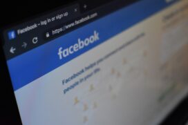 O relatório destacou o esforço da empresa para conter a veiculação de informações falsas