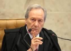 Ministro Ricardo Lewandowski determina que estados e munic&iacute;pios podem decidir sobre a vacina&ccedil;&atilde;o de adolescentes