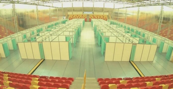 Prefeitura disse que o hospital de campanha montado na Arena Multiuso aguarda equipamentos