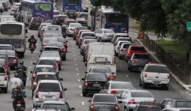 O rodízio municipal de carros permanecerá suspenso na cidade de São Paulo até o dia 6 de janeiro