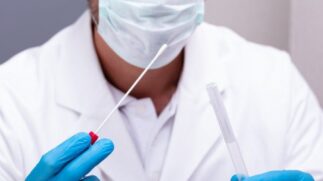 Os cuidados de preven&ccedil;&atilde;o ao coronav&iacute;rus tamb&eacute;m valem para evitar novo v&iacute;rus da gripe