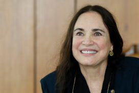 Regina Duarte assumiu a secretaria há pouco mais de dois meses, mas a atriz revela que assumir a Cinemateca é um "sonho"