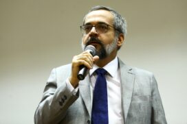 O ministro da Educação, Abraham Weintraub, havia sugerido pelas redes sociais o adiamento do exame