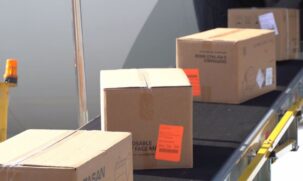 Este carregamento integra as 960 toneladas de máscaras cirúrgicas compradas da China pelo governo federal