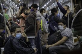 Movimenta&ccedil;&atilde;o em trem do metr&ocirc; em S&atilde;o Paulo