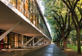 Entrada do Museu Afro Brasil, localizado no Pavilhão Padre Manoel da Nóbrega, no Parque Ibirapuera