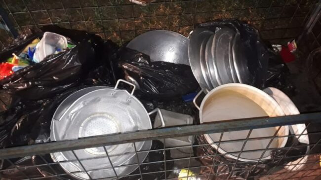Panelas apreendidas com o suspeito na madrugada da última sexta-feira em Sorocaba; homem foi preso em flagrante pela GCM