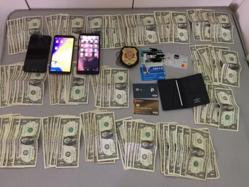 Junto com o suspeito preso em flagrante foram apreendidos dólares, celulares e cartões de crédito; caso ainda é investigado